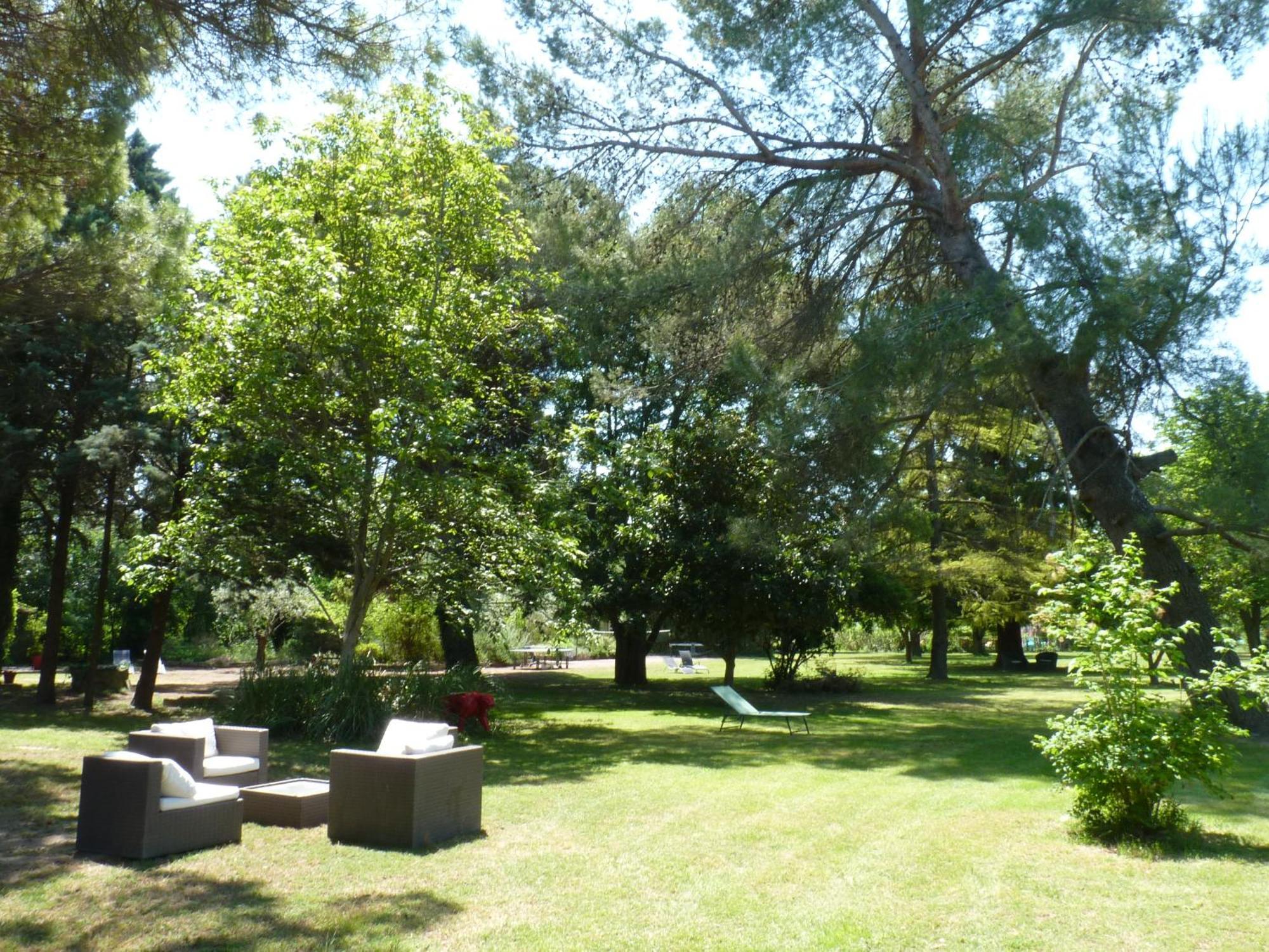 Domaine De Rhodes B&B Авиньон Екстериор снимка