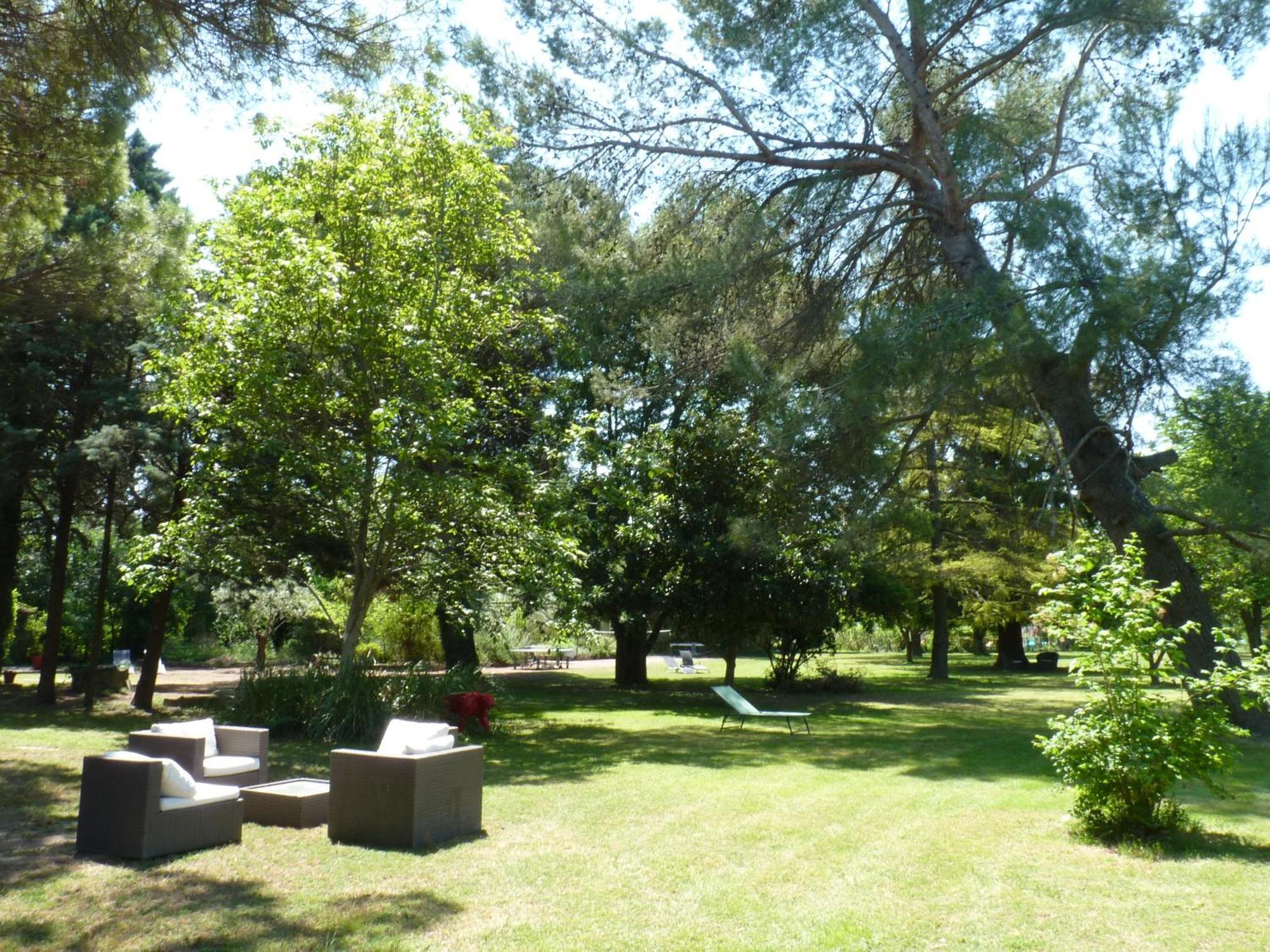 Domaine De Rhodes B&B Авиньон Екстериор снимка