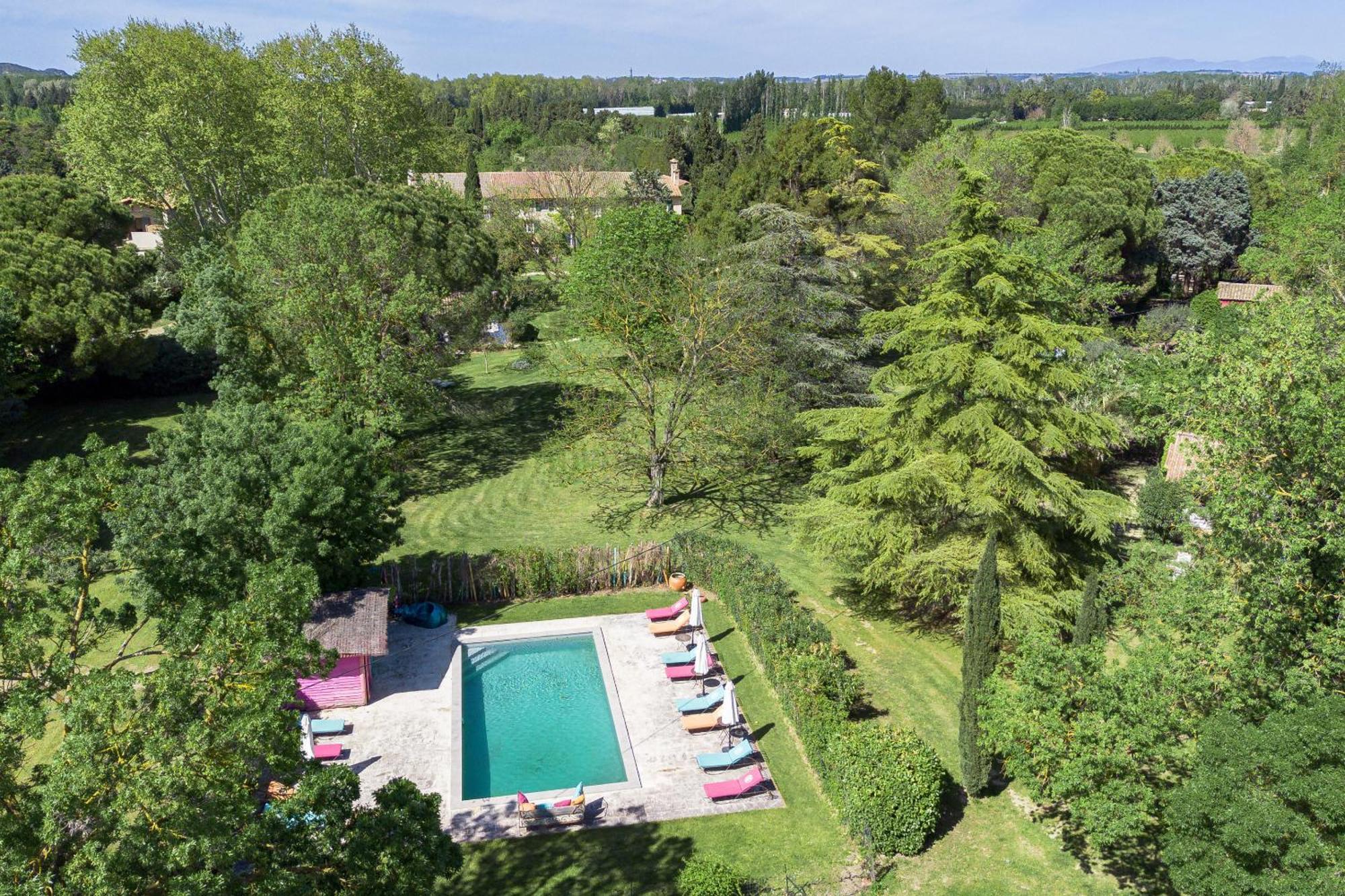 Domaine De Rhodes B&B Авиньон Екстериор снимка