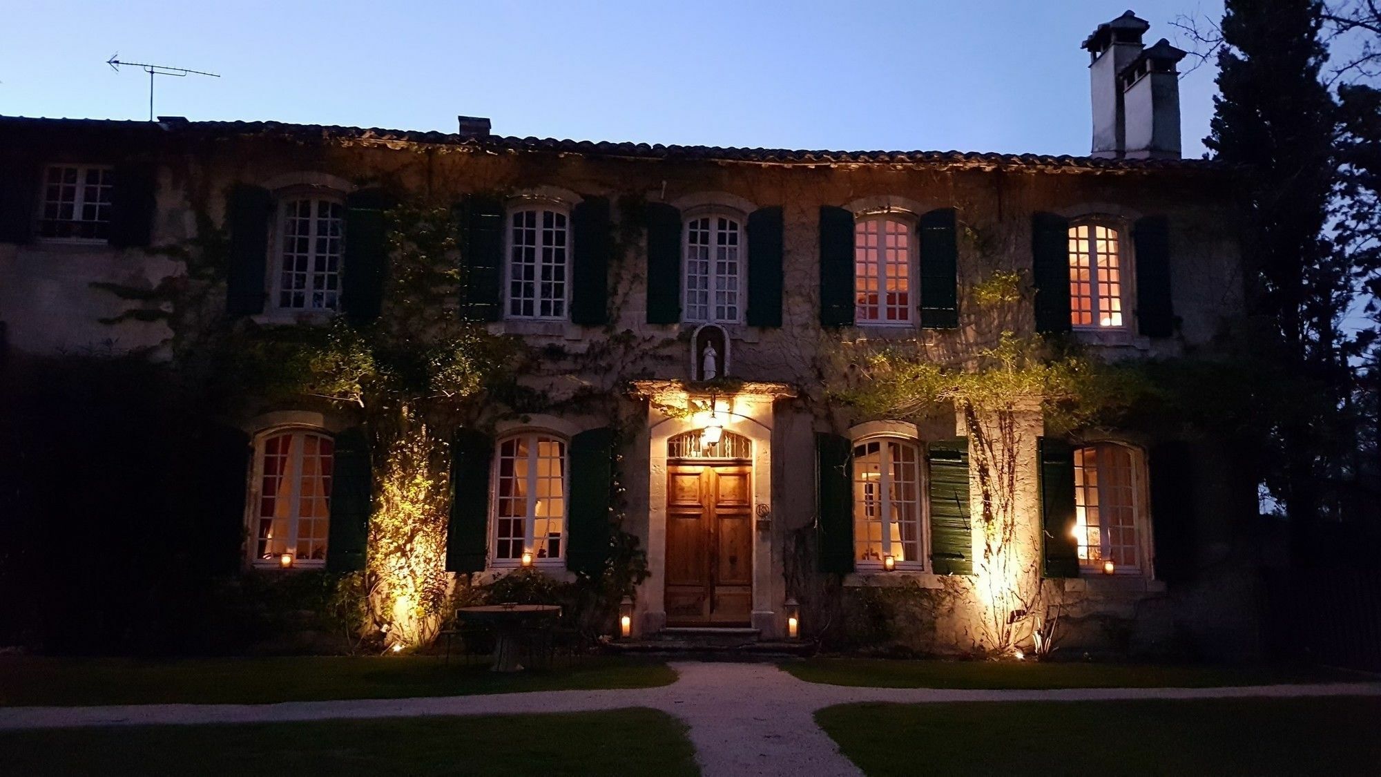 Domaine De Rhodes B&B Авиньон Екстериор снимка